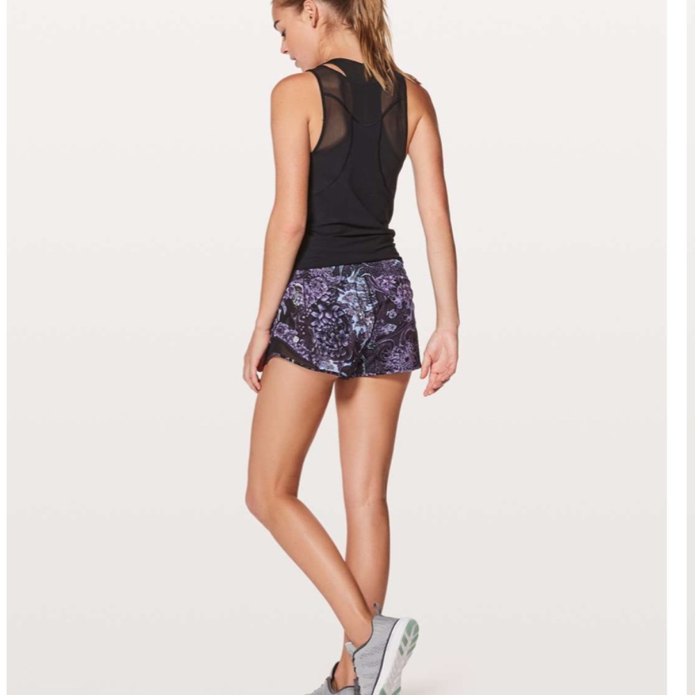 Lululemon Hotty Hot Short II *2.5" Memoir Multi Purple / Black - Picture 2 of 8